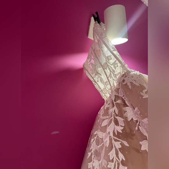 Sherri Hill White and Beige Homecoming Dress - Picture 4 of 5